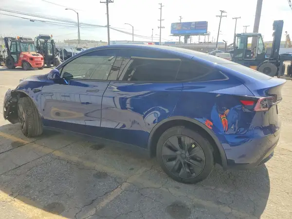 7SAYGDED8RF095264 2024 TESLA MODEL Y - Image 2