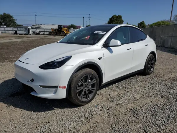 7SAYGDED8RF105176 2024 TESLA MODEL Y - Image 1