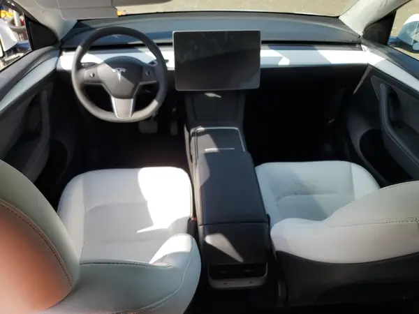 7SAYGDED8RF105176 2024 TESLA MODEL Y - Image 8
