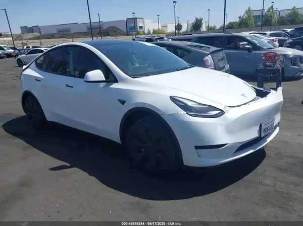7SAYGDED8RF109082 2024 TESLA MODEL Y - Image 1