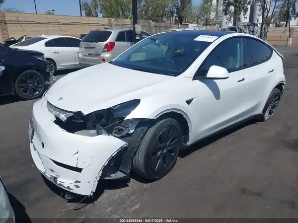 7SAYGDED8RF109082 2024 TESLA MODEL Y - Image 2
