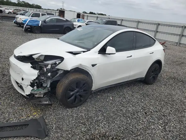 7SAYGDED8RF123807 2024 TESLA MODEL Y - Image 1