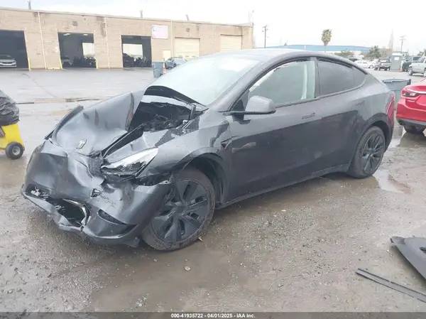 7SAYGDED8RF131647 2024 TESLA MODEL Y - Image 2