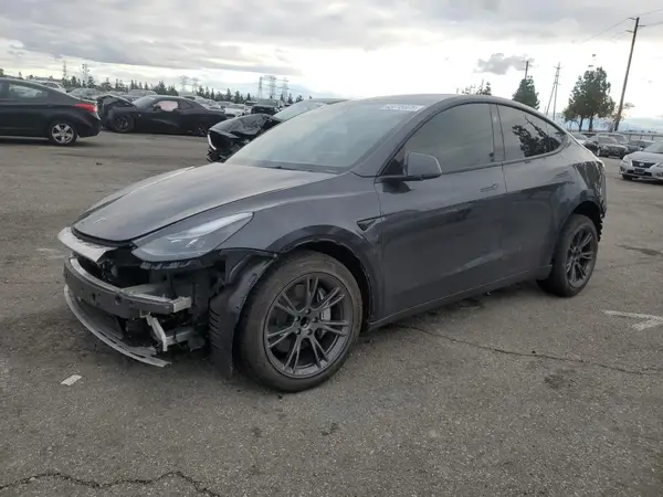 7SAYGDED8RF132426 2024 TESLA MODEL Y - Image 1
