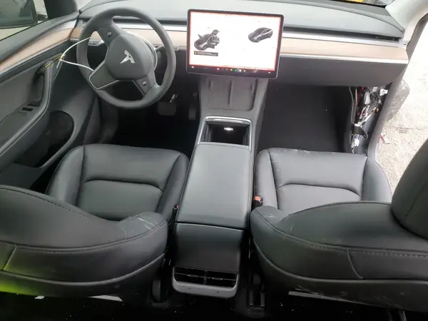 7SAYGDED8RF132426 2024 TESLA MODEL Y - Image 8