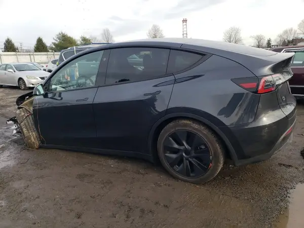 7SAYGDED8RF133639 2024 TESLA MODEL Y - Image 2