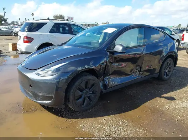 7SAYGDED8RF151994 2024 TESLA MODEL Y - Image 2
