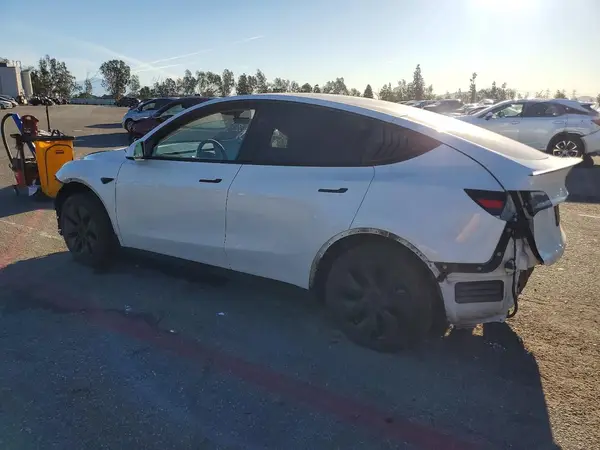 7SAYGDED8RF153048 2024 TESLA MODEL Y - Image 2
