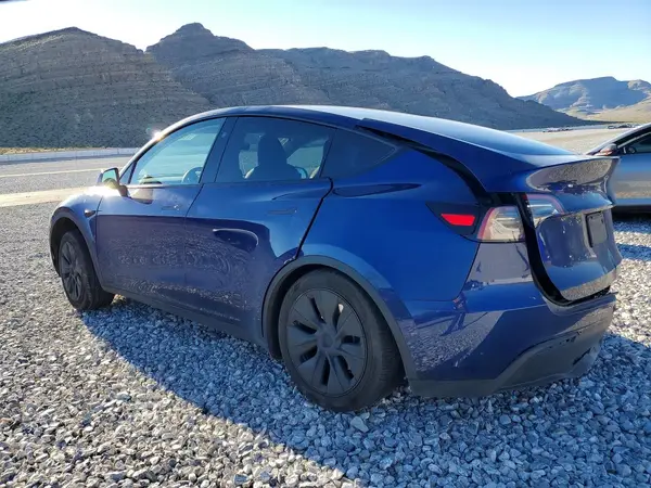 7SAYGDED8RF156175 2024 TESLA MODEL Y - Image 2