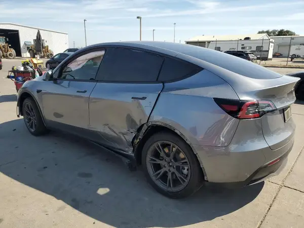 7SAYGDED8RF158217 2024 TESLA MODEL Y - Image 2