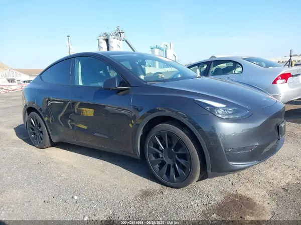 7SAYGDED8RF158878 2024 TESLA MODEL Y - Image 1