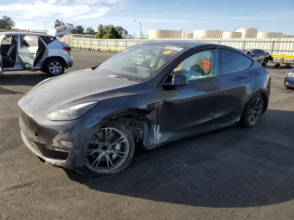 7SAYGDED8RF201874 2024 TESLA MODEL Y - Image 1