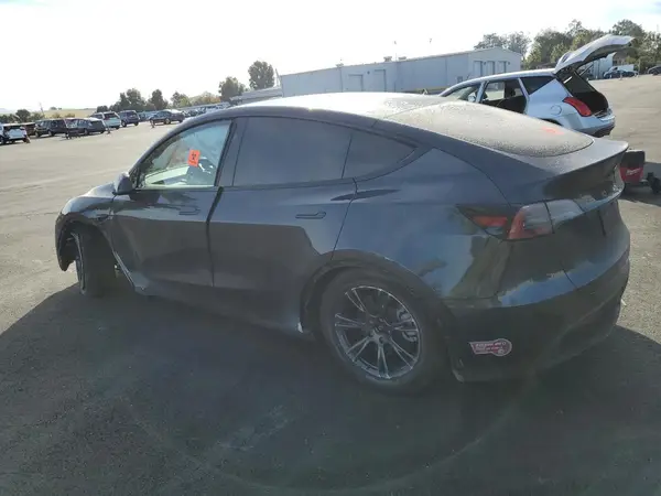 7SAYGDED8RF201874 2024 TESLA MODEL Y - Image 2