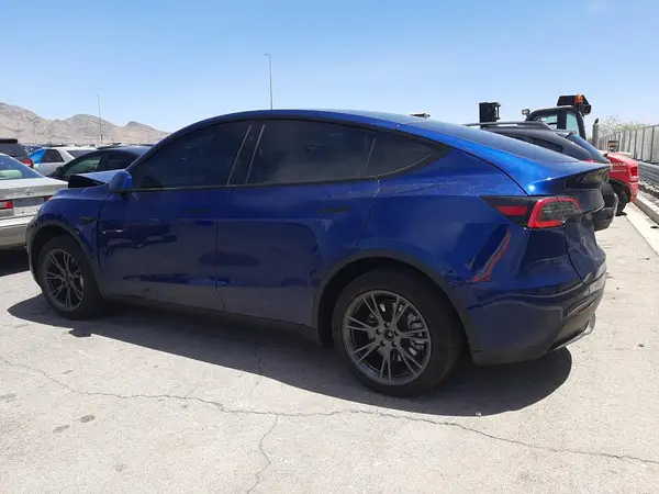 7SAYGDED8RF207691 2024 TESLA MODEL Y - Image 2