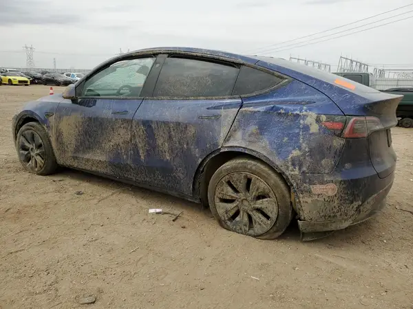 7SAYGDED8RF211689 2024 TESLA MODEL Y - Image 2