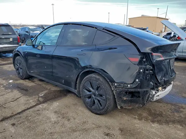 7SAYGDED8RF230355 2024 TESLA MODEL Y - Image 2