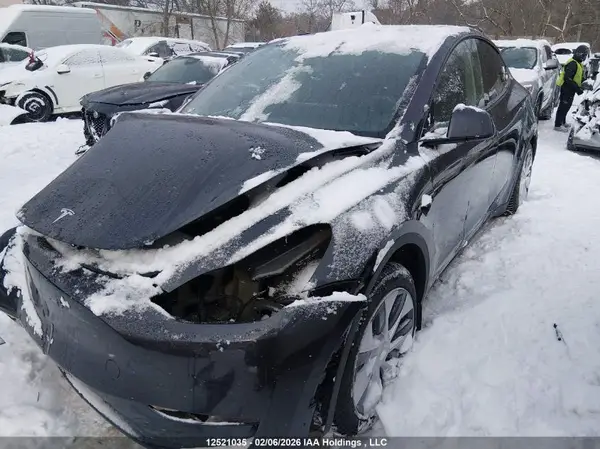 7SAYGDED8RF995274 2024 TESLA MODEL Y - Image 2