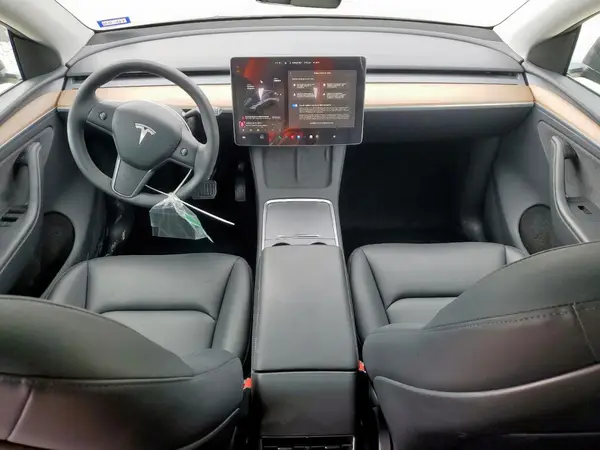 7SAYGDED8SA341653 2025 TESLA MODEL Y - Image 8