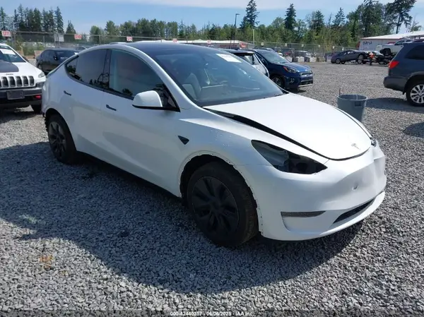 7SAYGDED8SA351745 2025 TESLA MODEL Y - Image 1