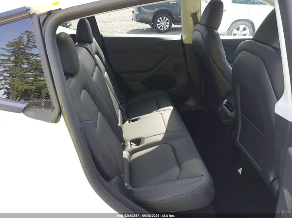 7SAYGDED8SA351745 2025 TESLA MODEL Y - Image 8