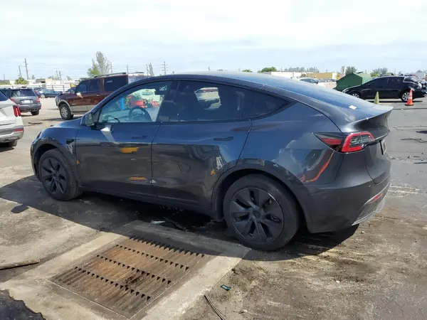 7SAYGDED8SA356217 2025 TESLA MODEL Y - Image 2