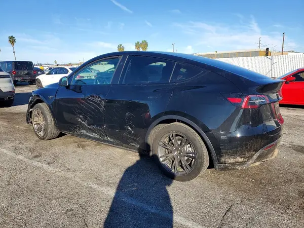 7SAYGDED8SA367623 2025 TESLA MODEL Y - Image 2