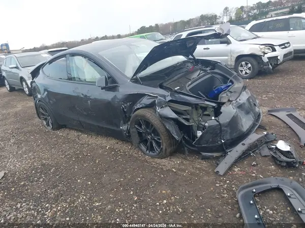 7SAYGDED8SA369646 2025 TESLA MODEL Y - Image 1