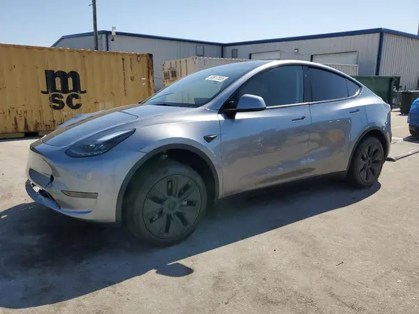 7SAYGDED8SA370845 2025 TESLA MODEL Y - Image 1