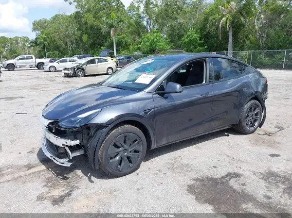 7SAYGDED8SA371543 2025 TESLA MODEL Y - Image 2