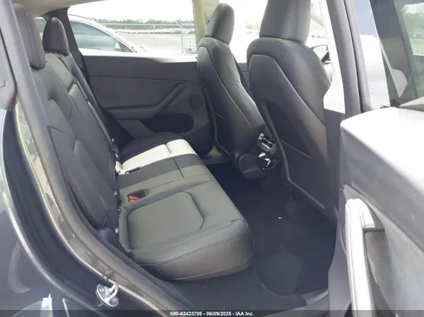 7SAYGDED8SA371543 2025 TESLA MODEL Y - Image 8