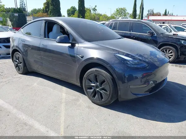7SAYGDED8SA373941 2025 TESLA MODEL Y - Image 1