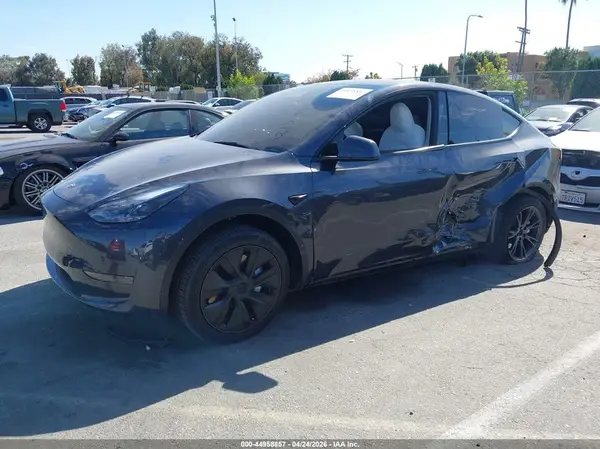 7SAYGDED8SA373941 2025 TESLA MODEL Y - Image 2