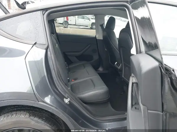 7SAYGDED8SA375060 2025 TESLA MODEL Y - Image 8