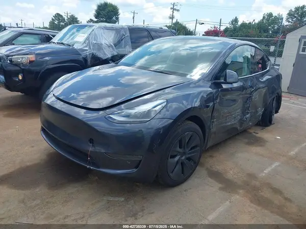 7SAYGDED8SA375687 2025 TESLA MODEL Y - Image 2