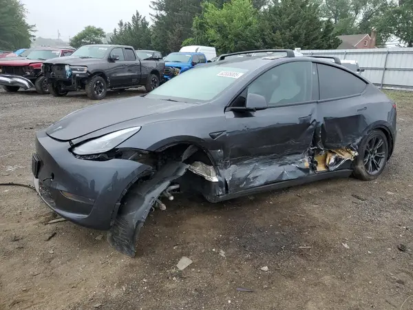 7SAYGDED8SF227655 2025 TESLA MODEL Y - Image 1