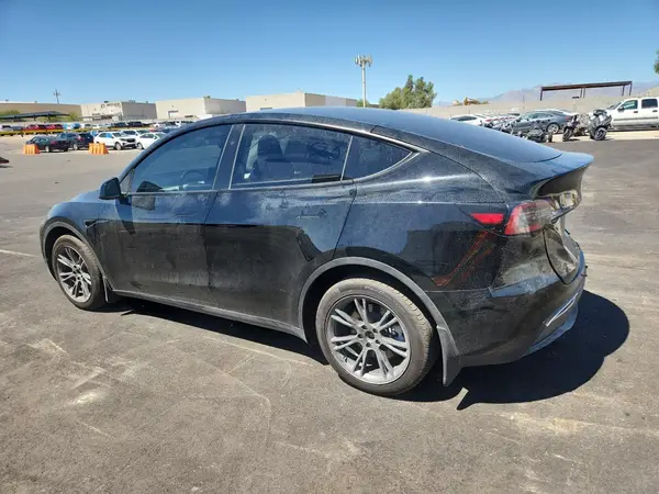 7SAYGDED8SF237764 2025 TESLA MODEL Y - Image 2