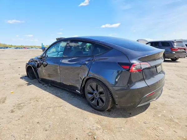 7SAYGDED8SF247078 2025 TESLA MODEL Y - Image 2