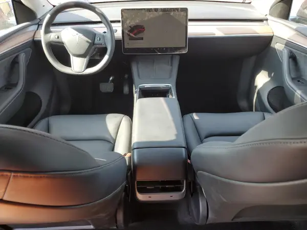 7SAYGDED8SF249199 2025 TESLA MODEL Y - Image 8