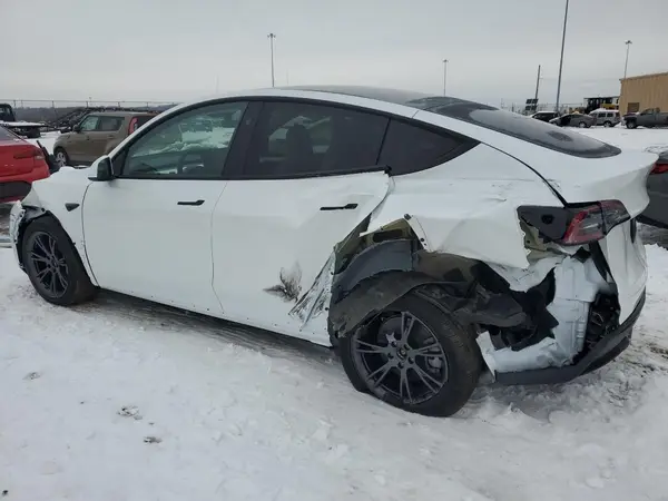 7SAYGDED8SF266777 2025 TESLA MODEL Y - Image 2