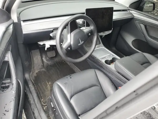 7SAYGDED8SF271512 2025 TESLA MODEL Y - Image 8