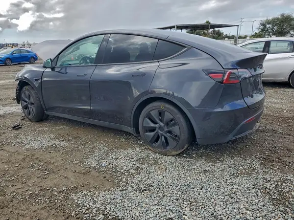 7SAYGDED8SF312589 2025 TESLA MODEL Y - Image 2