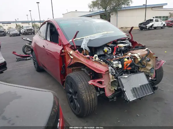 7SAYGDED8SF317260 2025 TESLA MODEL Y - Image 1