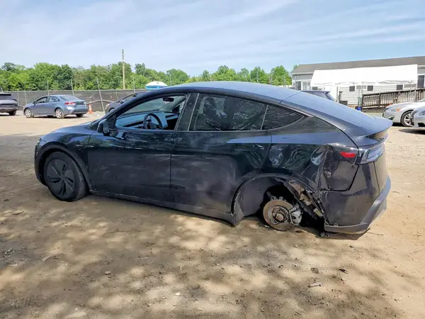 7SAYGDED8TA428373 2026 TESLA MODEL Y - Image 2