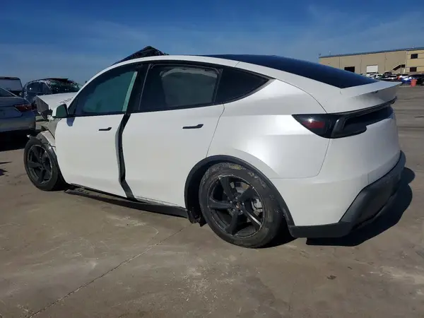 7SAYGDED8TA429734 2026 TESLA MODEL Y - Image 2