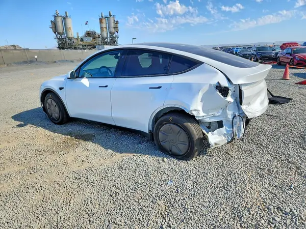 7SAYGDED8TA605598 2026 TESLA MODEL Y - Image 2