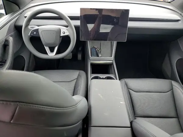 7SAYGDED8TA663808 2026 TESLA MODEL Y - Image 8