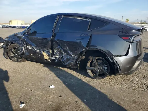 7SAYGDED8TF375113 2026 TESLA MODEL Y - Image 2