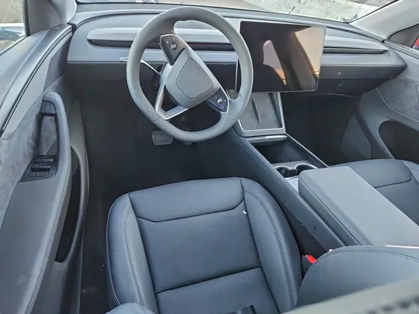 7SAYGDED8TF385740 2026 TESLA MODEL Y - Image 8