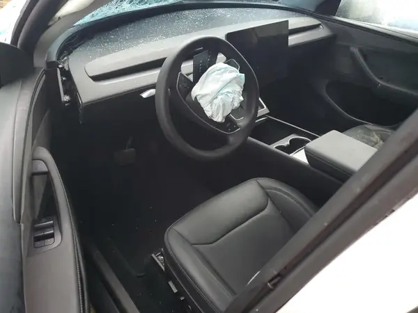 7SAYGDED8TF389450 2026 TESLA MODEL Y - Image 8
