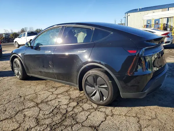 7SAYGDED8TF400415 2026 TESLA MODEL Y - Image 2